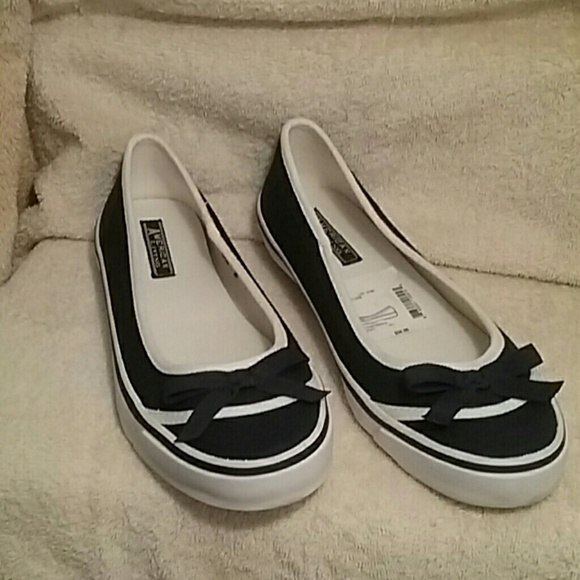 American Living Shoes - (NEW) American Living Sneaker